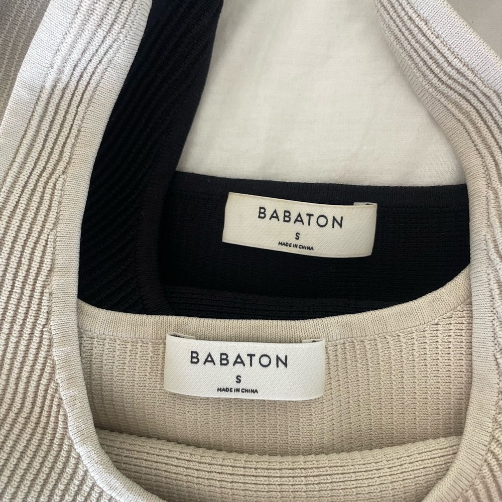 Aritzia | Babaton Ribbed Scoop Crop Tank Tops - Black & Cream (2 pk) - Picture 6 of 9